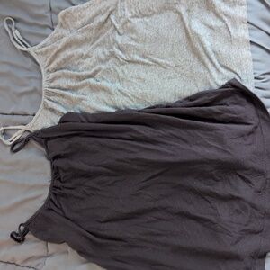 2 Tanks Black And Gray